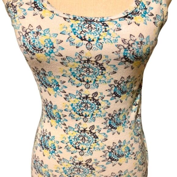 Ribbed Racer Back Tank - Picture 4 of 9